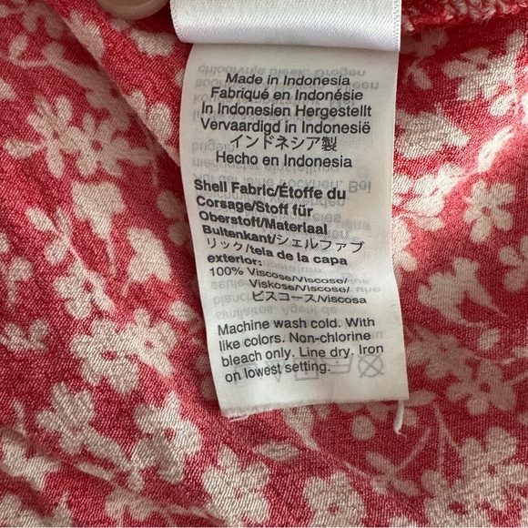 J Crew Red Floral Short Sleeve Blouse Size Small - Picture 9 of 9